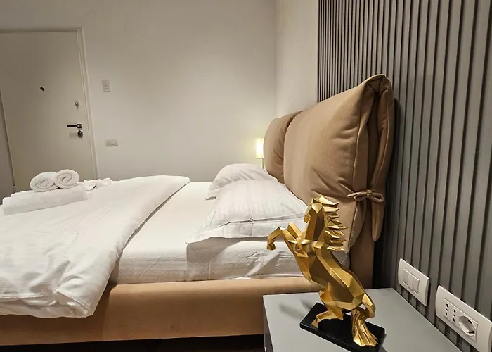 Center Easy_luxury 地拉那